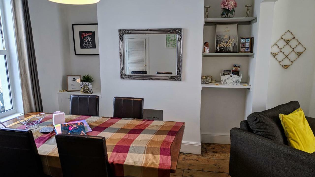 Noble House Exeter Villa Phòng bức ảnh